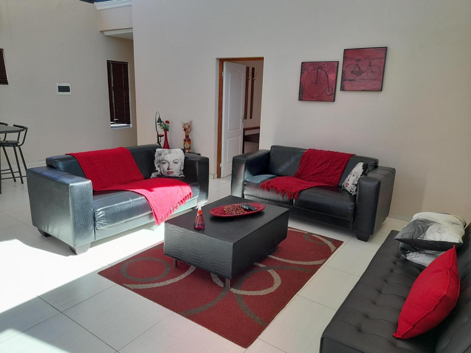 Eden Chalets Windhoek Zimmer foto