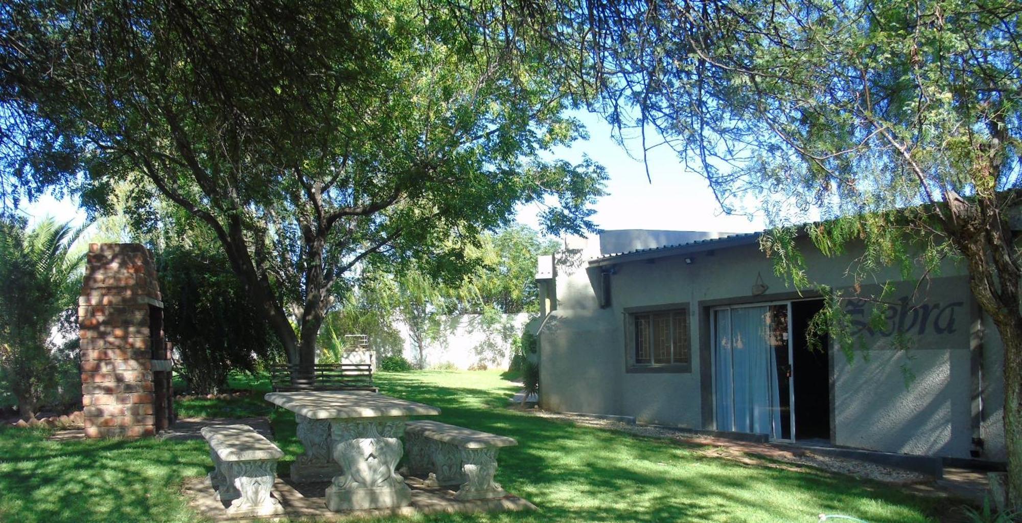 Eden Chalets Windhoek Exterior foto